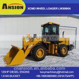 Китайская цена погрузчика на колесах XCMG LW300F с ковшом объемом 1,7 м³ и двигателем мощностью 92 кВт thumbnail-1