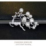 Christmas Pearl Crystal Pin Brooch Reindeer Stag Buck Deer Costume Jewelry Silver/Gold Tone thumbnail-5