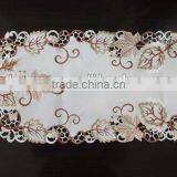 2015 New Design Embroidery Table Runner