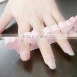 Beautiful Sponge Cloven Device Finger Points the Toes thumbnail-3