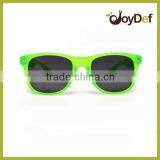 Hot Selling Women Sunglasses Party and Vacation Style Sunglasses Fashion Green Frame Eyewear Glasses thumbnail-1