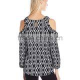 Women's Printed Long Sleeve Scoop Neck Cold Ruffle Shoulder Blouse thumbnail-2