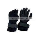 Neoprene Gloves thumbnail-1