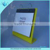 Transparent Acrylic Arc-shaped Photo Frame thumbnail-5