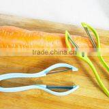Wholesale Stock Colorful Hanging Double Fruit Vegetable Peelers thumbnail-2