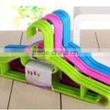 Plastic Colored Garment Hanger 5pcs/set thumbnail-3