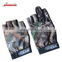 Fishing with hand protectors protected by outdoor sports