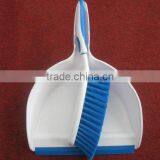 Plastic Dustpan With Brush Set thumbnail-3