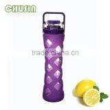 transparent glass water bottle/popular glass water bottle with high quality silicone sleeve