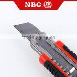 Manufacture Easy Cut 18mm Utility Knife With Safety Cutter Knife thumbnail-3