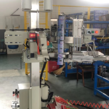 Automatic Labeing Machine Bag Closing System With a Tag Placer Bag Tagging Machine thumbnail-2