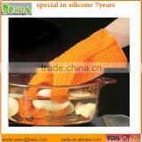 China Mamufacture Kitchen Cooking Oven Silicone Heat Resistant BBQ Gloves