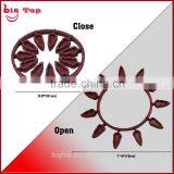 BT0188 Wholesale Silicone Circular Heat Resistant Table Mat Collapsible Cup Mat Leaf-shaped Table Mat thumbnail-2