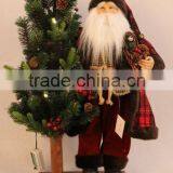 XM-A6002 20 Inch Lighted Forest Santa Hugging 24 Inch Tree for Christmas Decoration