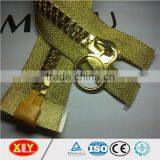 High Quality Gold Big Teeth Custom Puller Plastic Zipper thumbnail-3