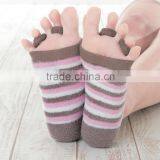 Easy to Wear Wholesale Foot Care Gel Socks Keep Your Feet Warm thumbnail-3