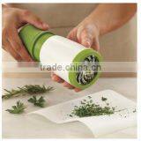 Food Grade Plastic and Stainless Steel Custom Herb Grinder Pepper Ginder Pepper Mill thumbnail-1