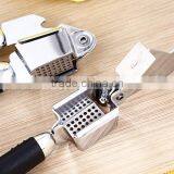 2016 Hot Sale Kitchen Accessories Garlic Press Galic Peeler thumbnail-4