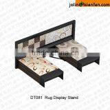 DT081 Metal Carpet Display Stand / Carpet Rack Recline
