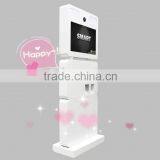 Cool Clap Photo Booth For Wedding thumbnail-2