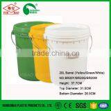 5 Gallon Plastic Paint Pail With Metal Handle and Lid thumbnail-3