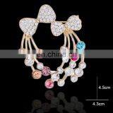 China Wholesale Fashion Korean Crystal Rhinestone Pearl and Diamond Brooch MB-0015 thumbnail-1