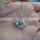German Drindle Flower Necklaces Oktoberfest Trachten Edelweiss Necklace thumbnail-2