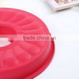 Round Hole Shape Bundt Cake Silicone Mold thumbnail-6