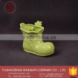 2016 Wholesale green color ceramic boot shape pots for plants with frog decor