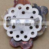 Flower Shaped Shell Brooch thumbnail-4