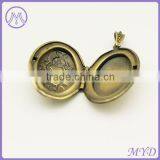 Antique Bronze Oval Open Locket thumbnail-3