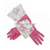 Pink standard size kitchen gloves