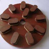 Резиновый диск и треугольный абразивный материал на основе смолы для шлифования и полировки каменных плит - инструмент из смолы для полировки поверхности гранитных плит thumbnail-3