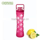 Kinds of design!high quality glass water bottle with silicone sleeve
