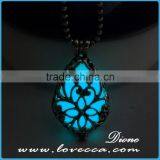 Vintage Antique Bronze Shell Copper Luminous Crystal Necklace thumbnail-4