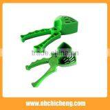 2015 Wholesale Lemon Squeezer Hand Mini Automatic Lemon Juicer thumbnail-3