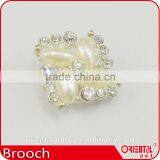 Fancy Designer Metal Brooch With Rhinestone Decoration thumbnail-5