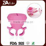 Custom logo wholesale 2 finger ring wearable nail polish box holder