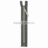 3# Plastic Zipper Golden Teeth Auto Lock Slider thumbnail-1