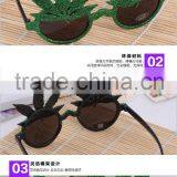 New Product Leaves Shape Funky Party Glasses thumbnail-5