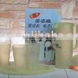 Pitcher W/cups thumbnail-1