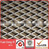 Portable flatten expanded metal mesh fence
