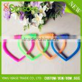 China Colorful Plastic Heart Design Hand Embroidery Cross Stitch Hoops thumbnail-1