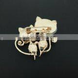 Fox Shape Fashion Costume Bridal Crystal Design New Popular Pins Pearl Brooches Hijab Pins Scarf Pins Female Pashmina Brooches thumbnail-3