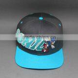 FLAT BRIM SNAPBACK CAP WITH FLAT EMBROIDERY