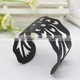 2015 Jewelry Gunmetal Hollow Flower Cuff Bangle for Girls thumbnail-4
