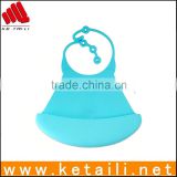 Alibaba New Products 100% Silicone Baby Safe Material Waterproof Soft Silicone Bib Hanger Bib Cock Clips