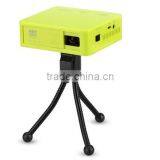 800 Lumens Projector UC50 Portable DLP Projector With Built-in Battery 854*480