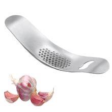 Kitchen Gadget Stainless Steel Ginger Crusher Squeezer Manual Garlic Ginger Mincer Garlic Presser thumbnail-5