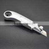 Five Pcs Blades Two-tone Sliding Utility Knife With Fasten Lock on the Back thumbnail-2